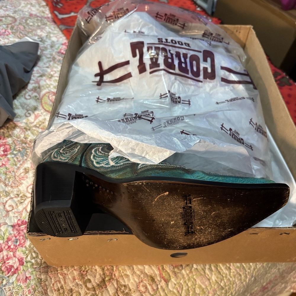 Corral Women's Turquoise Embroidery and Studs Heeled Boots - Picture 10 of 11